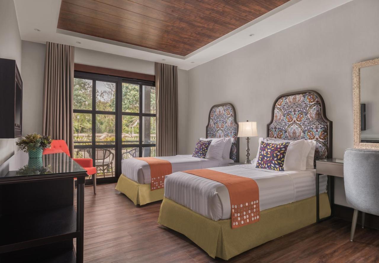 Готель Hillcreek Gardens Tagaytay Luksuhin Екстер'єр фото